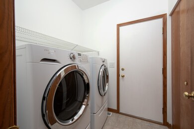 3033 Solitude Ln, Aurora, IL 60502 - photo 2