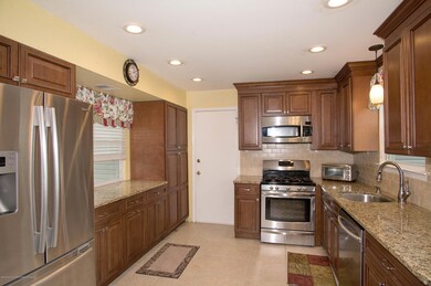 _RMJ4636 kitchen