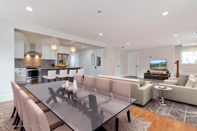 15 Cherry Tree Farm Rd LR