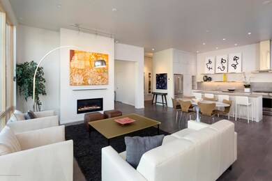 Living Room : Kitchen