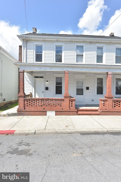 1037 1/2 Spruce St, Hagerstown, MD 21740 - photo 4
