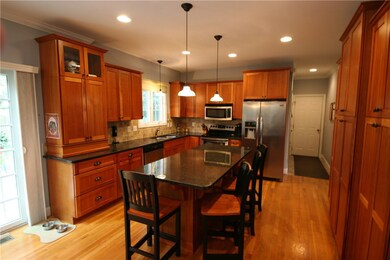 35 Marian Ave, Narragansett, RI 02882 - photo 4