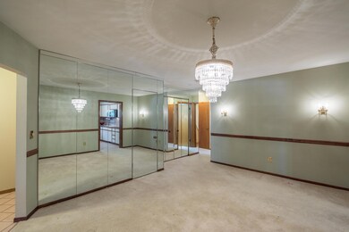 5892 Effingham Rd, Columbus, OH 43213 - photo 7