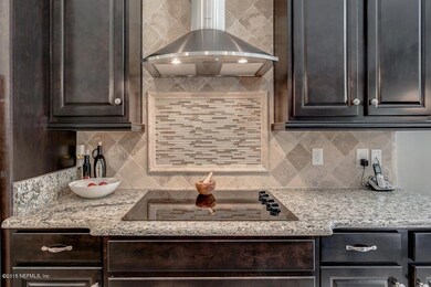 Electric_Range_and_Tile_Backsplash - Cop