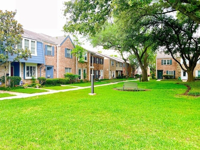 1251 Country Place Dr, Houston, TX 77079 - photo 3