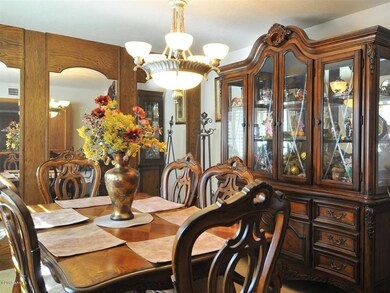 008_Dining
