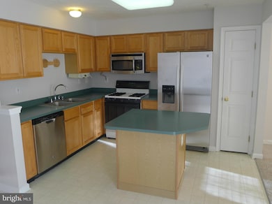 516 Constant Ridge Ct, Abingdon, MD 21009 - photo 5