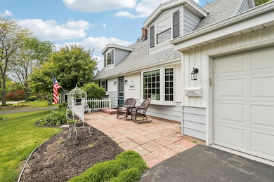 6-web-or-mls-W Edinbourgh Dr-2805-006