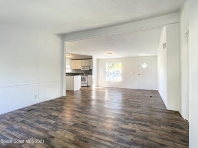 4750 Sharpes Lake Avenue-36