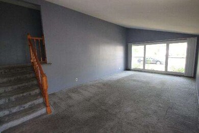 1308 Sacramento Dr, Carpentersville, IL 60110 - photo 4