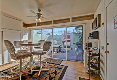 10848 W Santa fe Dr, Sun City, AZ 85351 - photo 5