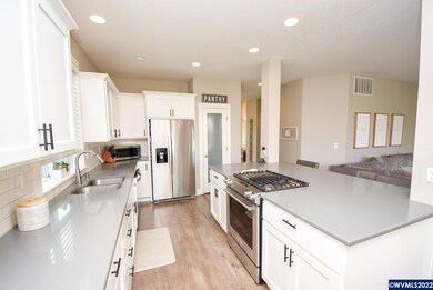 7968 Mykala St NE, Keizer, OR 97303 - photo 3