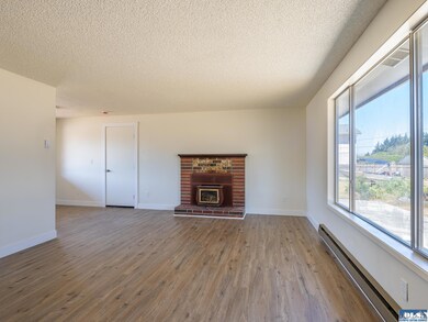 406 N Matriotti Ave, Sequim, WA 98382 - photo 5