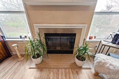 Wood-burning Fireplace!