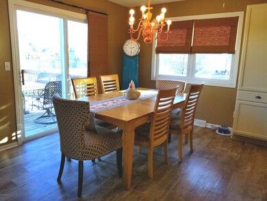 7 Dining