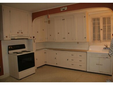 421 Pearl St, Saint Johnsbury, VT 05819 - photo 6