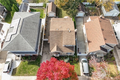 959 N 5th St, New Hyde Park, NY 11040 - photo 2