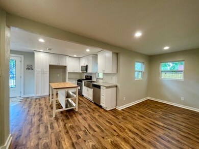 1009 South Ln, Houston, TX 77088 - photo 7