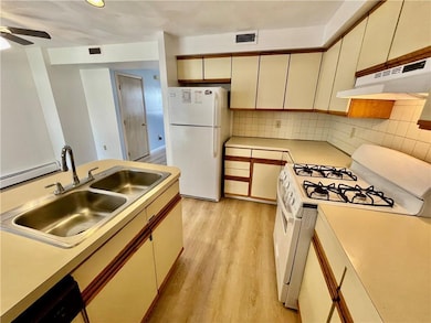 319 Academy Ave unit 4, Providence, RI 02908 - photo 4