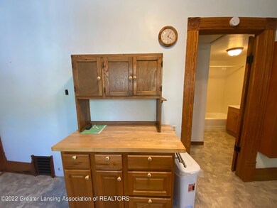 313 E Scott St, Grand Ledge, MI 48837 - photo 6