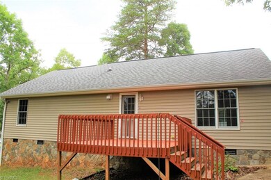 2223 Regency Dr, Randleman, NC 27317 - photo 4