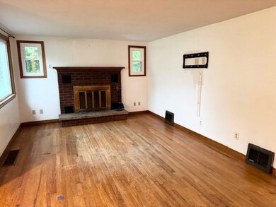 213 W Edwards St, Endicott, NY 13760 - photo 4