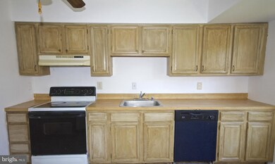 8802 Rosanne Ct, Clinton, MD 20735 - photo 5