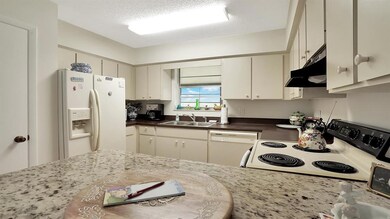 Kitchen (2)