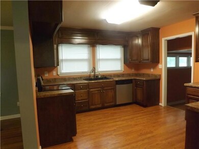 521 Mckellar Dr, Manchester, TN 37355 - photo 3