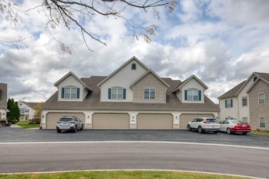 1106 Stratford Ct unit 102, Racine, WI 53406 - photo 3