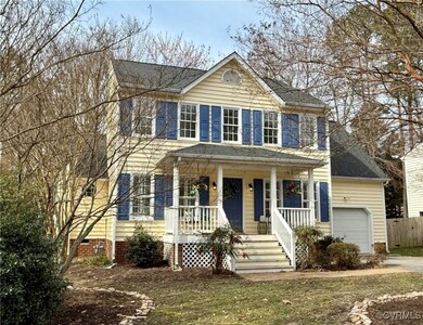 Colonial house featuring a porch, crawl space, fen