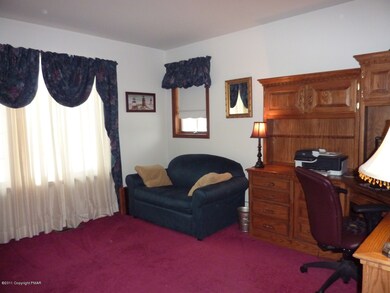 918 Greenfield Rd, Moscow, PA 18444 - photo 7