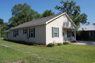 304 S Magnolia Ave, Andrews, SC 29510 - photo 2