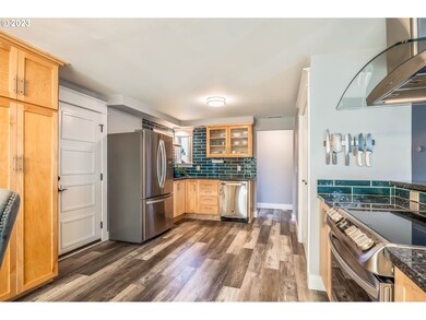 719 Janus St, Springfield, OR 97477 - photo 7