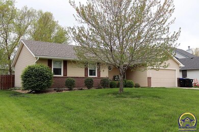 2813 SW Dukeries Rd, Topeka, KS 66614 - photo 2