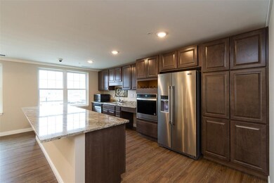 3550 Stone Creek Cir SW unit 310, Cedar Rapids, IA 52404 - photo 5