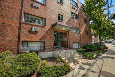 12 Riverside St unit 3-1, Watertown, MA 02472 - photo 3