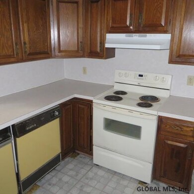 866 Lancaster St, Albany, NY 12203 - photo 5