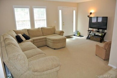 Large, bright livingroom