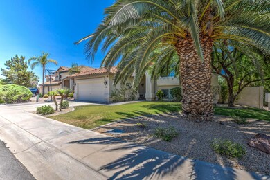Corner lot in culdesac