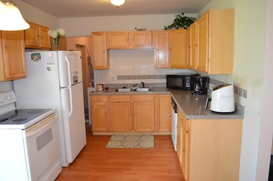 3252 Faycrest Rd, Columbus, OH 43232 - photo 7