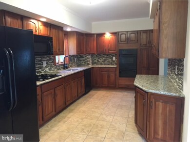 178 W Centre St, Woodbury, NJ 08096 - photo 4