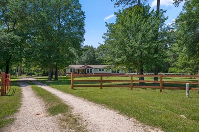 26096 Forestcrest Ct, Hockley, TX 77447 - photo 3