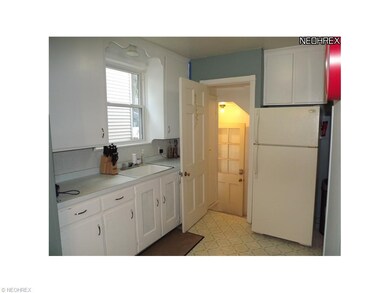 Easy access from driveway to kitchen.