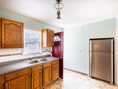 58 Cross St, Fall River, MA 02723 - photo 6