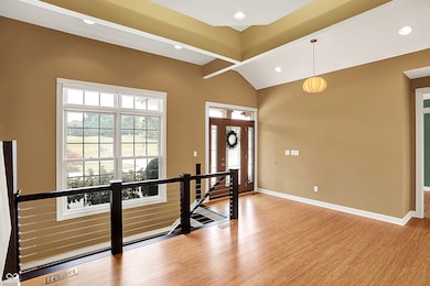 6109 Horizon Dr, Columbus, IN 47201 - photo 3