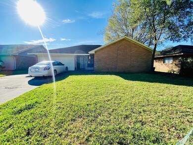 10822 Overlea Dr, Houston, TX 77089 - photo 2