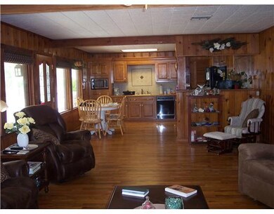 Den/Family/Great Room. OPEN FLOOR PLAN FOR LIVING 
