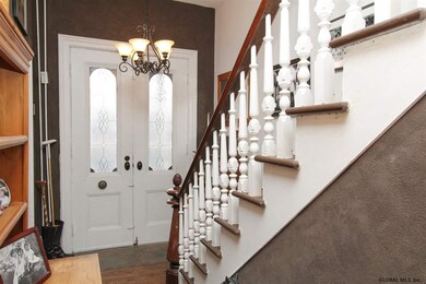 91 Division St, Saratoga Springs, NY 12866 - photo 3