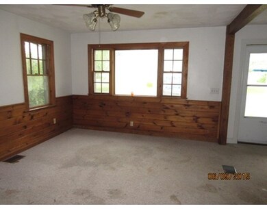 9 Marshall St, Clinton, MA 01510 - photo 3